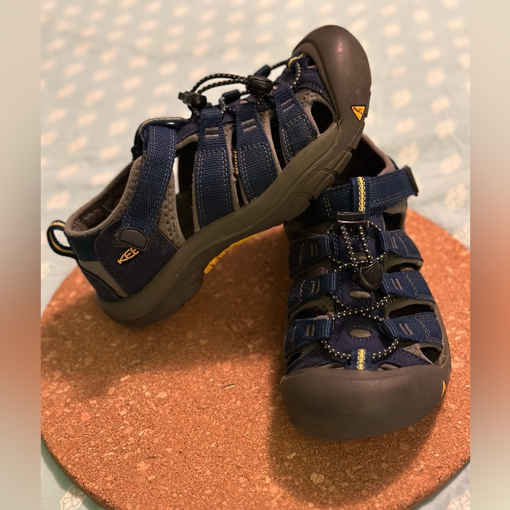 Keens Newport H2 childs Sz 3
